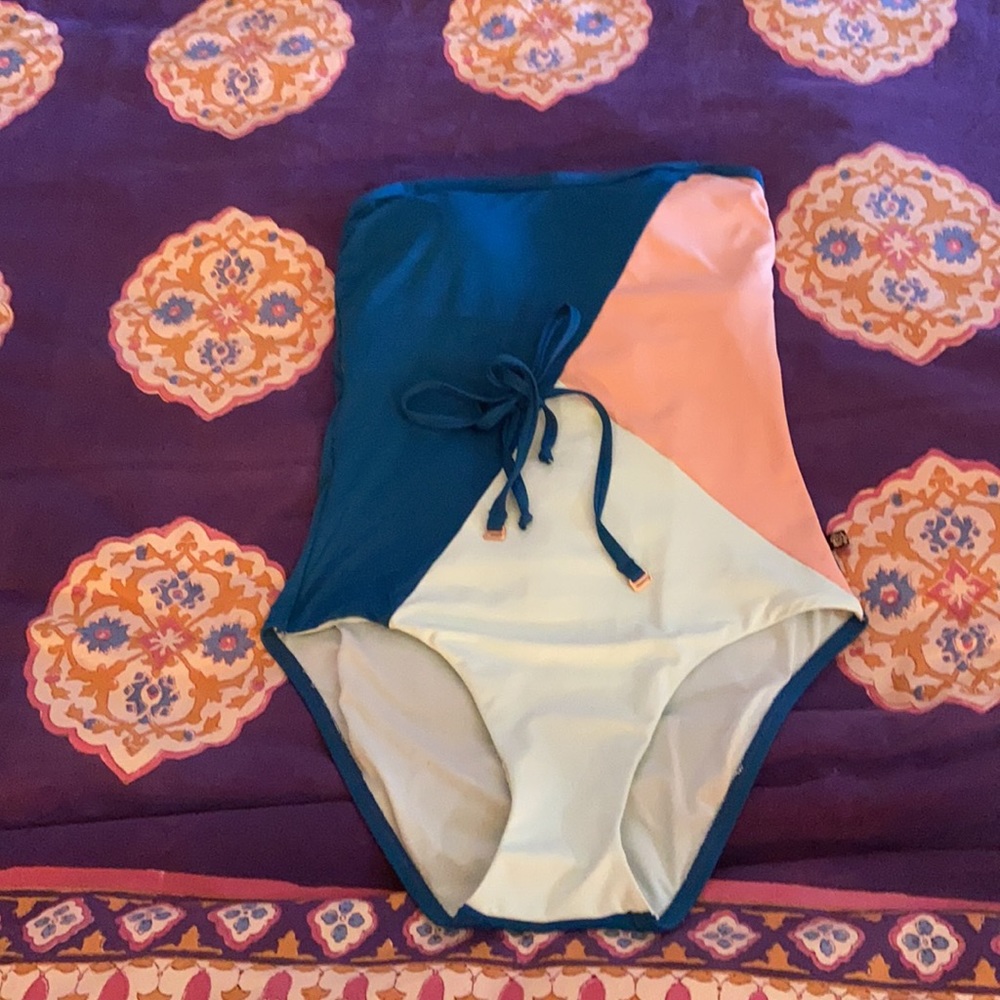 La Vie En Rose Convertible One-Piece Swimsuit - Picture 2 of 4